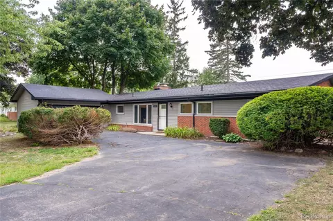 32515 Nottingham Knls, Farmington Hills, MI 48334