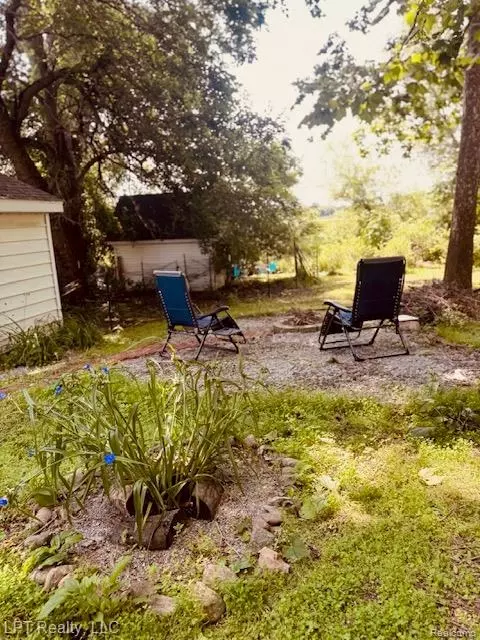 Exterior - 5868 Outer Dr, Bath, MI 48808 photo 2 of 5