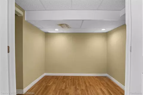 Bedroom - 18285 Outer Dr, Dearborn, MI 48128 photo 5 of 5