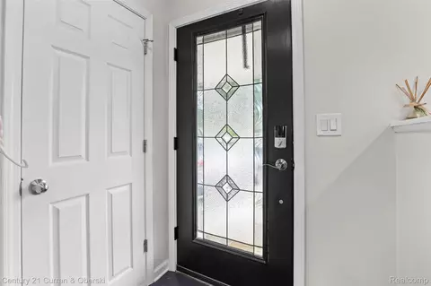 Entry Way - 18285 Outer Dr, Dearborn, MI 48128 photo 1 of 2