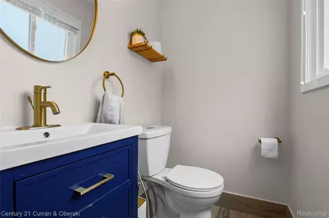 Bath - 18285 Outer Dr, Dearborn, MI 48128 photo 2 of 2