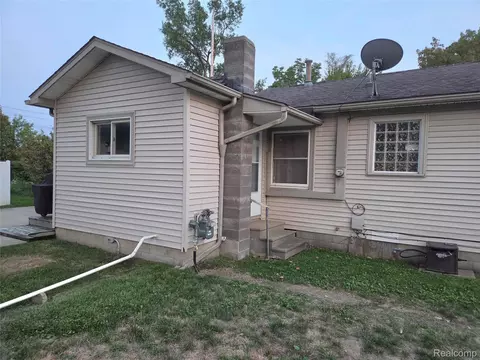Other - 829 Exchange St, Owosso, MI 48867 photo 4 of 15