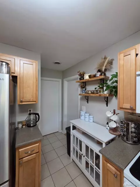 Other - 829 Exchange St, Owosso, MI 48867 photo 8 of 15