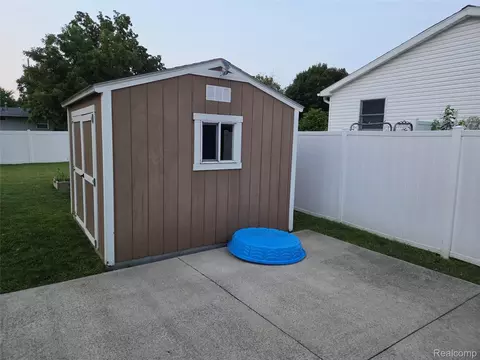 Other - 829 Exchange St, Owosso, MI 48867 photo 6 of 15