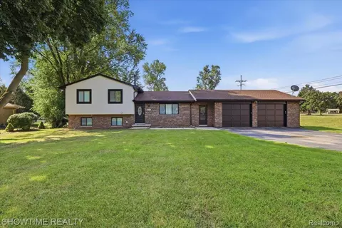 29255 Utley Rd, Farmington Hills, MI 48334