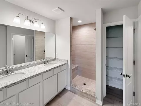 Bath - 376 Devonshire Dr #29, Lapeer, MI 48446 photo 1 of 6