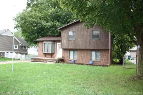 9441 Corinne St, Plymouth, MI 48170