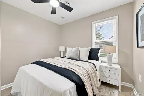 Bedroom - 11420 Maxwell Ave, Warren, MI 48089 photo 2 of 3