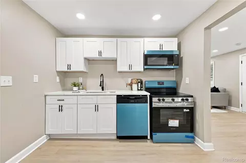 Kitchen - 11420 Maxwell Ave, Warren, MI 48089 photo 2 of 2
