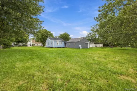 Exterior - 11420 Maxwell Ave, Warren, MI 48089 photo 3 of 5