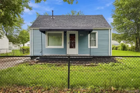 Exterior - 11420 Maxwell Ave, Warren, MI 48089 photo 2 of 5