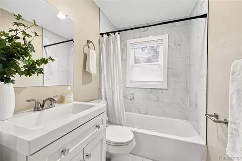 Bath - 11420 Maxwell Ave, Warren, MI 48089 photo 1 of 1