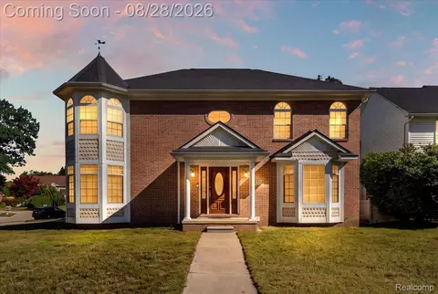 32320 Lespedeza Ave, Garden City, MI 48135