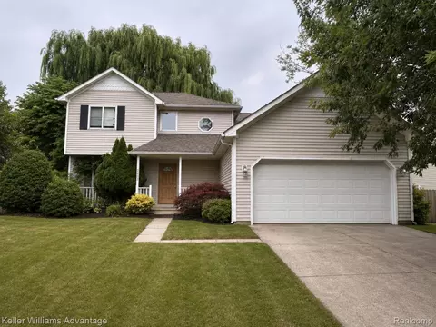 2803 Reflection Ave, Waterford, MI 48328