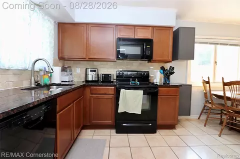 Kitchen - 34280 Harroun St, Wayne, MI 48184 photo 1 of 3