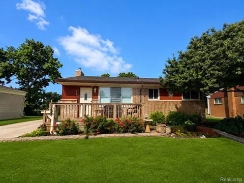 218 S Hanlon St, Westland, MI 48186