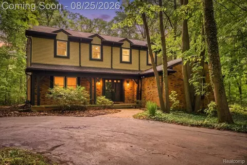 30249 Westgate Rd, Farmington Hills, MI 48334