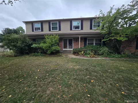 31129 Sturbridge St, Farmington Hills, MI 48331
