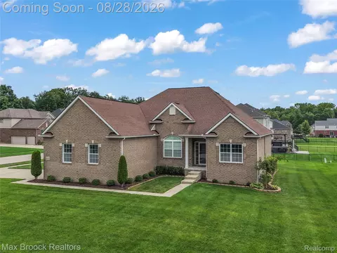 54158 Mar Lake Dr, Chesterfield, MI 48051