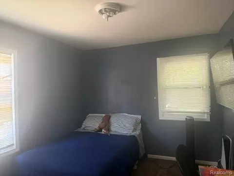 Bedroom - 28744 Selkirk St, Southfield, MI 48076 photo 2 of 3