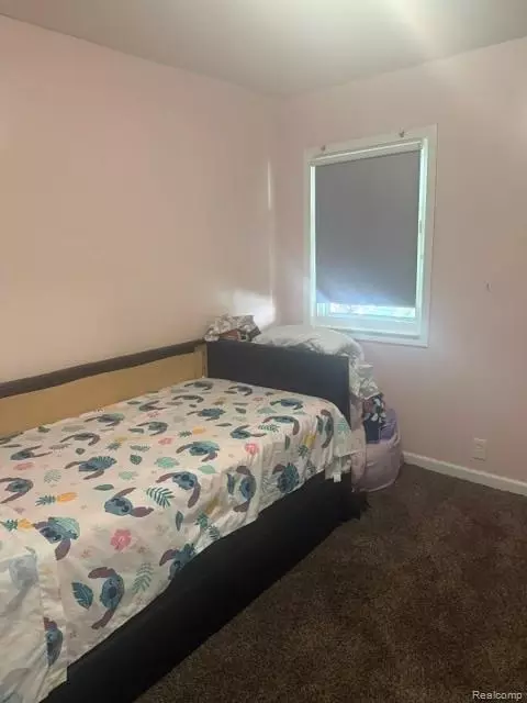 Bedroom - 28744 Selkirk St, Southfield, MI 48076 photo 3 of 3