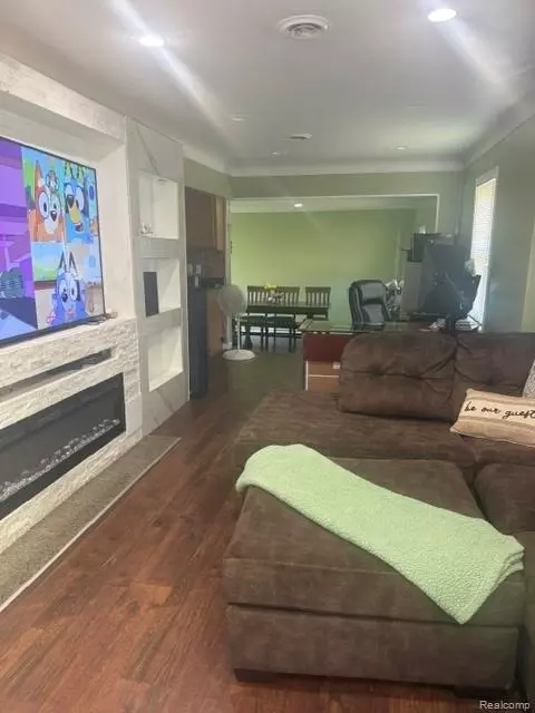 Entry Way - 28744 Selkirk St, Southfield, MI 48076 photo 1 of 1