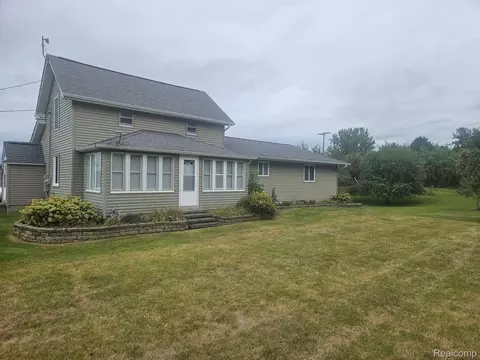 1660 W Brown Rd, Fremont, MI 48744