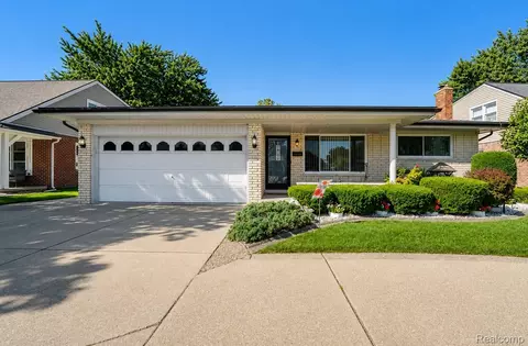 13167 Kozak Dr, Sterling Heights, MI 48312