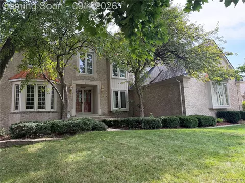 1594 Arbor Creek Dr, Rochester Hills, MI 48306