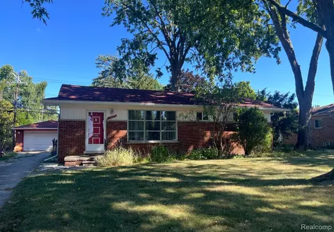 17082 W 13 Mile Rd, Beverly Hills, MI 48025
