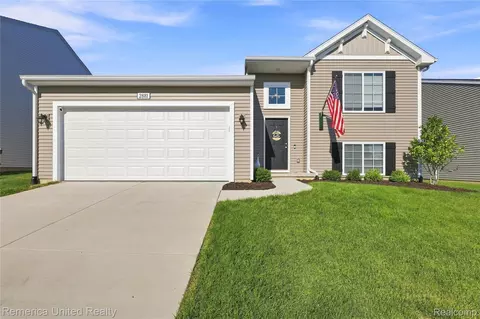 2881 Jordan River Dr, Handy, MI 48836