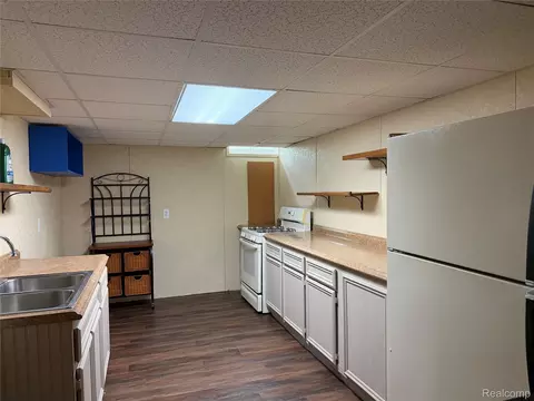 Kitchen - 15873 Nathan Dr, Macomb, MI 48044 photo 5 of 5