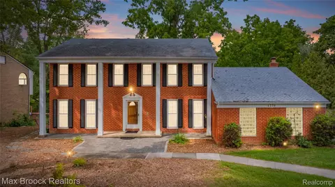 4370 Savoie Trl, West Bloomfield, MI 48323