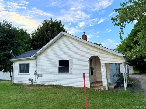 Exterior - 12189 Davison Rd, Davison, MI 48423 photo 1 of 3