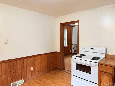 Kitchen - 12189 Davison Rd, Davison, MI 48423 photo 3 of 3