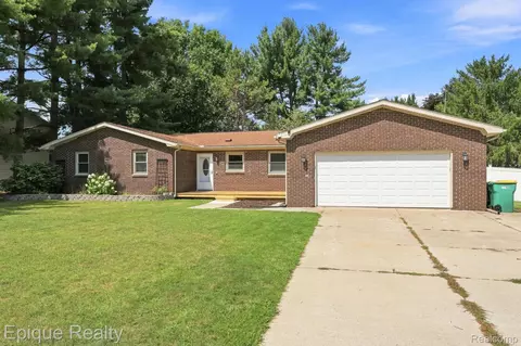 4608 Huntington Dr, Port Huron, MI 48060