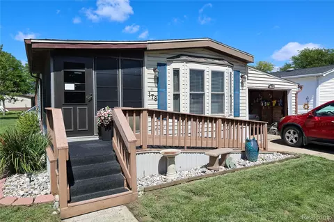178 Maple Run Ln, Mason, MI 48854