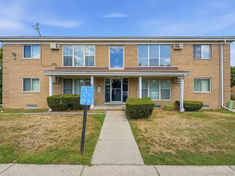 26345 W 7 Mile Rd #229, Redford, MI 48240