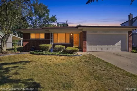 17200 Evans St, Southfield, MI 48076