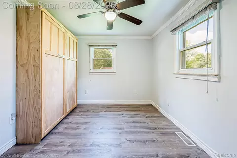 Bedroom - 1810 Gray Rd, Genoa, MI 48843 photo 3 of 3