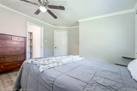 Bedroom - 1810 Gray Rd, Genoa, MI 48843 photo 2 of 3