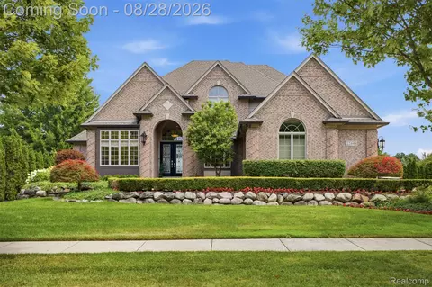 22440 Darcey Ct, Novi, MI 48374