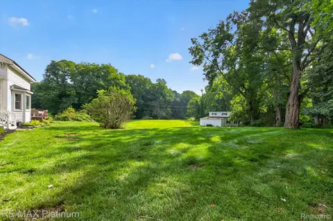 Exterior - 8045 Chilson Rd, Pinckney, MI 48169 photo 2 of 6