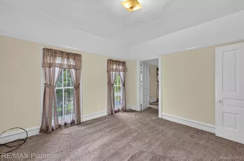 Bedroom - 8045 Chilson Rd, Pinckney, MI 48169 photo 4 of 8