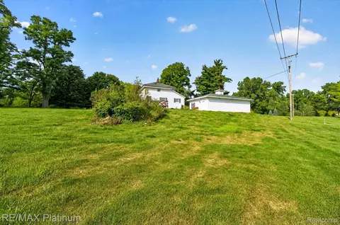 Exterior - 8045 Chilson Rd, Pinckney, MI 48169 photo 3 of 6