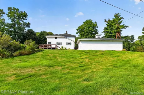 Exterior - 8045 Chilson Rd, Pinckney, MI 48169 photo 4 of 6