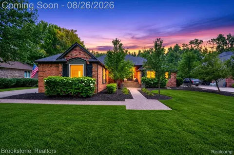 12300 Forest Glen Ln, Shelby Township, MI 48315