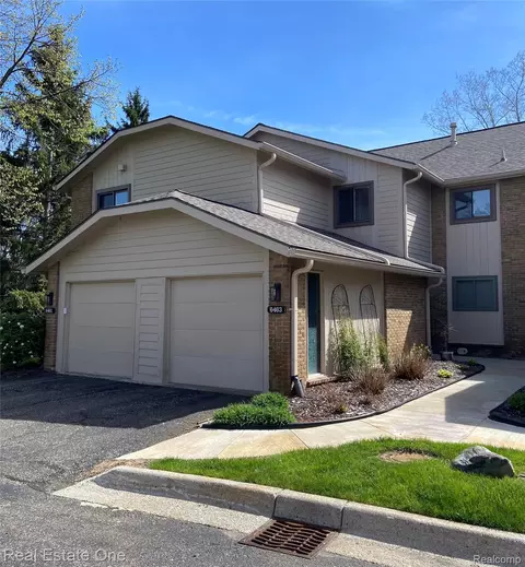 6463 Maple Hills Ln, Bloomfield Hills, MI 48301