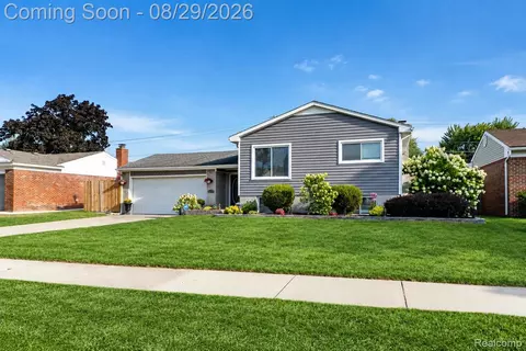 11955 Sorrento Blvd, Sterling Heights, MI 48312