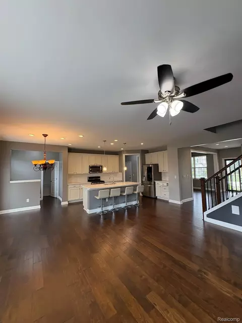 Kitchen - 16308 Adelaide Dr, Macomb, MI 48044 photo 5 of 8